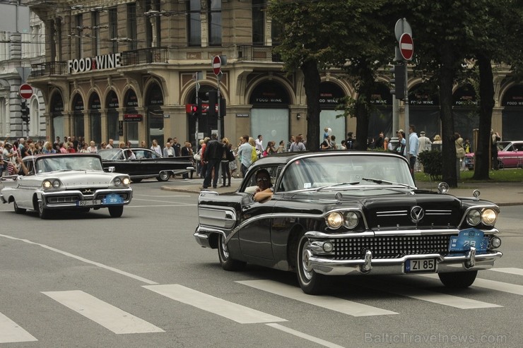 Jau devīto reizi noticis starptautiskais seno spēkratu salidojums «Riga Retro» 131026