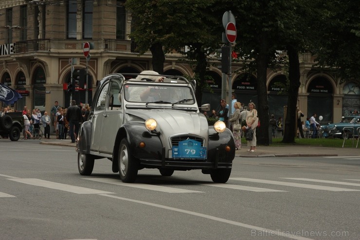 Jau devīto reizi noticis starptautiskais seno spēkratu salidojums «Riga Retro» 131102