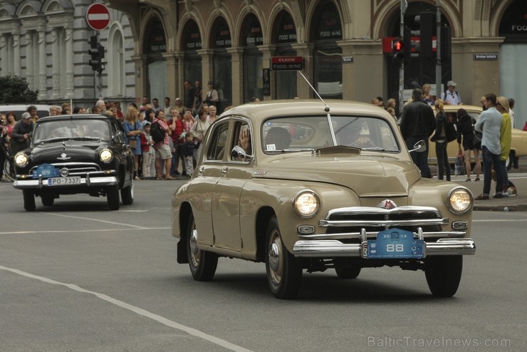 Jau devīto reizi noticis starptautiskais seno spēkratu salidojums «Riga Retro» 131109