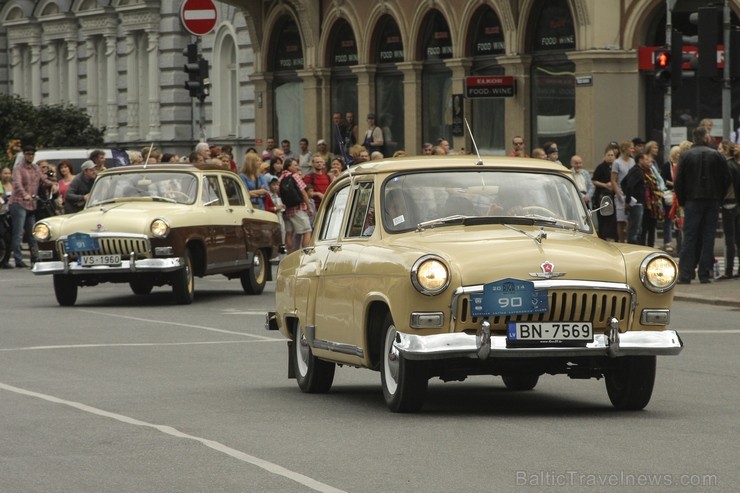 Jau devīto reizi noticis starptautiskais seno spēkratu salidojums «Riga Retro» 131111