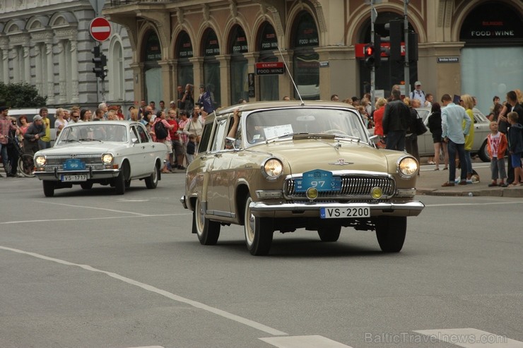 Jau devīto reizi noticis starptautiskais seno spēkratu salidojums «Riga Retro» 131115