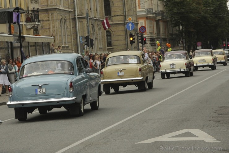 Jau devīto reizi noticis starptautiskais seno spēkratu salidojums «Riga Retro» 131116