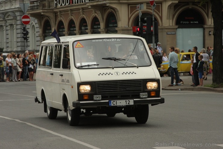 Jau devīto reizi noticis starptautiskais seno spēkratu salidojums «Riga Retro» 131130