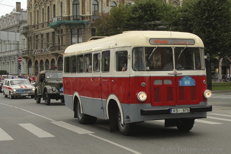 Jau devīto reizi noticis starptautiskais seno spēkratu salidojums «Riga Retro» 131133