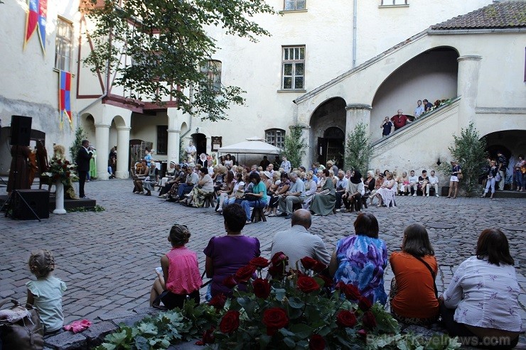 09.08.2014 Jaunpils pilī norisinājās Viduslaiku svētki, kuros satikās pagātne un nākotne, zūdot laika robežām - www.jaunpilspils.lv 131229