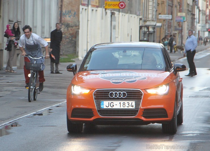 Restorāna «Sirmais & Dreibants» šefpavārs Mārtiņš Sirmais sacenšas ar autonomas «Sixt» vadītāju Baltijas valstīs Arni Jaudzemu (www.sixt.lv/velo) 131568