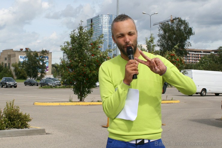 Rīgā, laukumā pie Elkor Plaza, 21. augustā pulksten 14.00 tika dots starts 'Baltijas ceļa' daudzdienu velobrauciena otrajam posmam. 'Baltijas ceļa' ve 131612