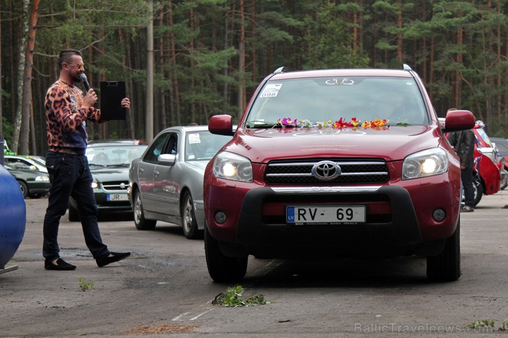 Daiļā dzimuma pārstāves piedalās košajā «Sieviešu rallijā Jūrmala 2014» 131677