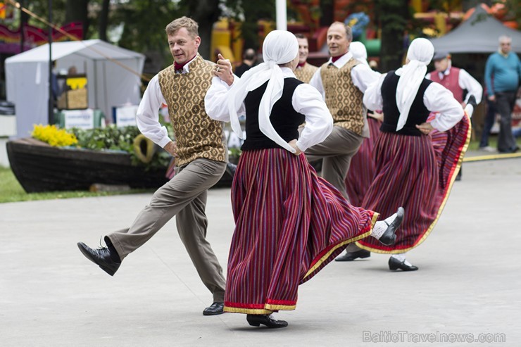 Carnikavā aizvadīti tradicionālie Nēģu svētki 131847