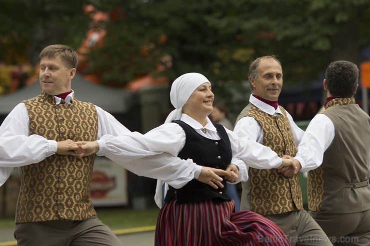 Carnikavā aizvadīti tradicionālie Nēģu svētki 131849