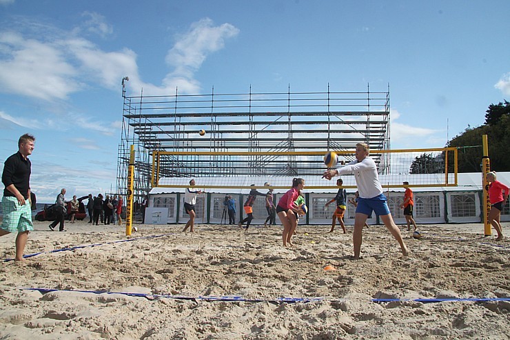 Jūrmalas 5 zvaigžņu viesnīcas Baltic Beach Hotel pludmale top gatava pludmales volejbola sacensībām «CEV Satellite Jūrmala» - Jurmala.beachvolley.lv 132105