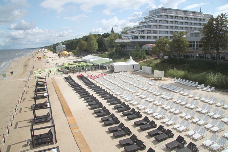 Jūrmalas 5 zvaigžņu viesnīcas Baltic Beach Hotel pludmale top gatava pludmales volejbola sacensībām «CEV Satellite Jūrmala» - Jurmala.beachvolley.lv 132106