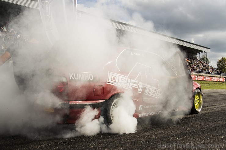 Ar spraigām cīņām aizvadīts Ziemeļeiropas drifta čempionāta noslēdzošais posms 132360