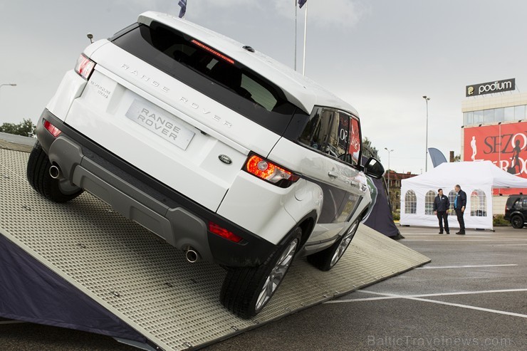 Travelnews.lv iepazīstas ar Range Rover Evoque iespējām 132760