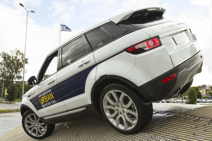 Travelnews.lv iepazīstas ar Range Rover Evoque iespējām 132762