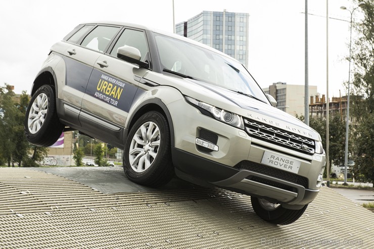 Travelnews.lv iepazīstas ar Range Rover Evoque iespējām 132767