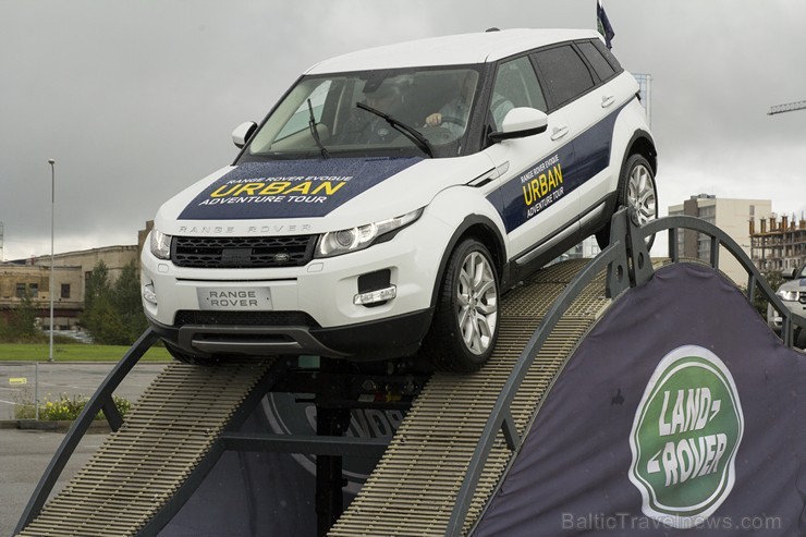 Travelnews.lv iepazīstas ar Range Rover Evoque iespējām 132777