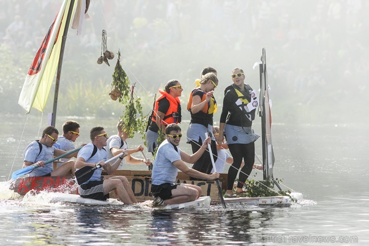 Piena paku regate ir ikgadējs pasākums, kurš vasaras nogalē norit Jelgavā 132841