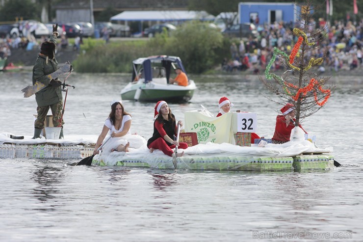 Jelgavā norisinājusies XII BALTAIS Piena paku laivu regate 132848