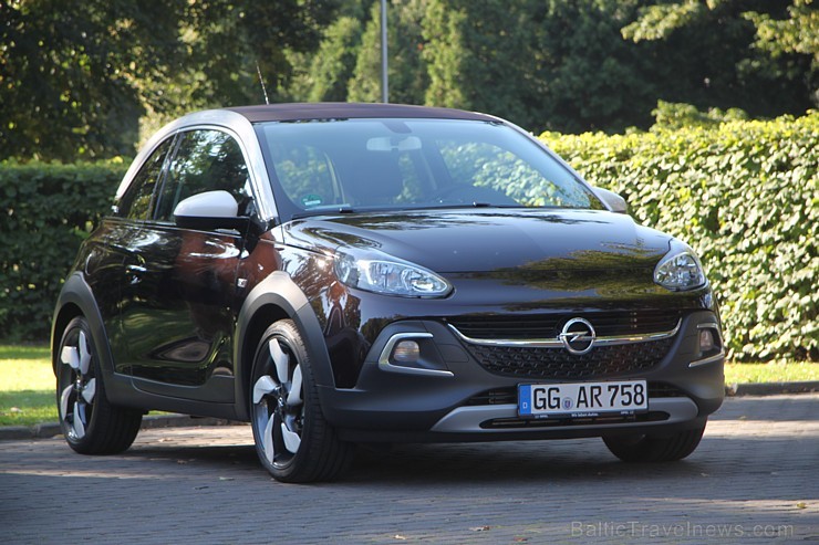 Rīgā ierodas vairāk nekā 700 ārvalstu autožurnālistu, lai testētu jauno Opel Adam Rocks 133106