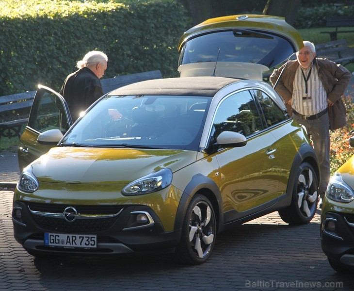 Rīgā ierodas vairāk nekā 700 ārvalstu autožurnālistu, lai testētu jauno Opel Adam Rocks 133114