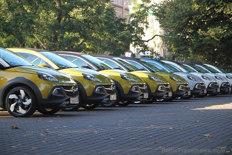 Rīgā ierodas vairāk nekā 700 ārvalstu autožurnālistu, lai testētu jauno Opel Adam Rocks 133119