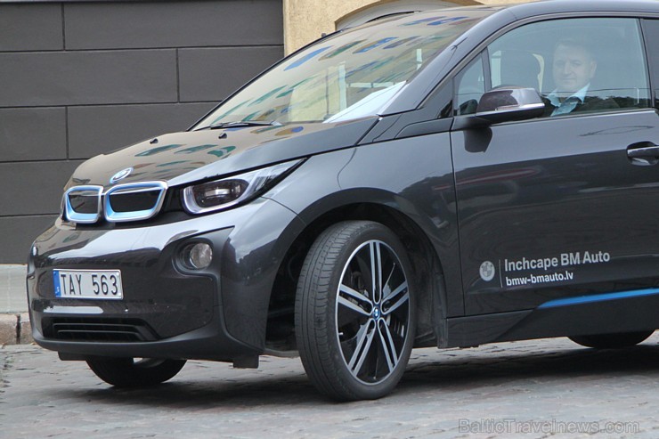 Travelnews.lv kopā ar partneriem ceļo ar moderno tehnoloģiju automašīnu BMW i3 133639