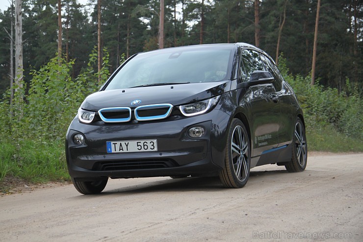 Travelnews.lv kopā ar partneriem ceļo ar moderno tehnoloģiju automašīnu BMW i3 133653