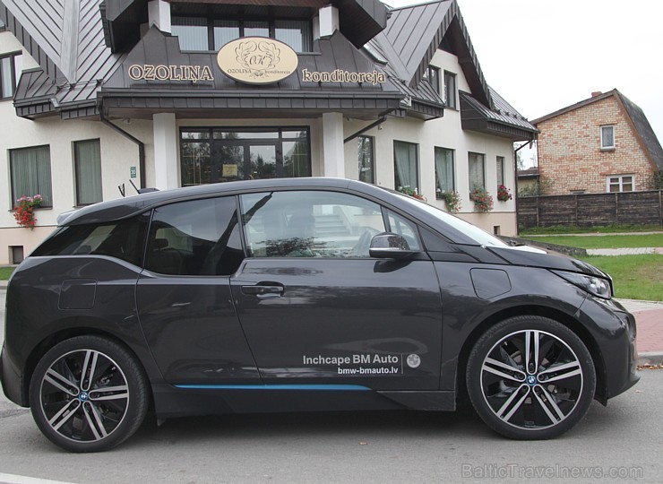 Travelnews.lv kopā ar partneriem ceļo ar moderno tehnoloģiju automašīnu BMW i3 133657