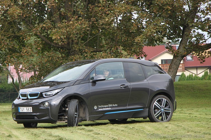 Travelnews.lv kopā ar partneriem ceļo ar moderno tehnoloģiju automašīnu BMW i3 133661