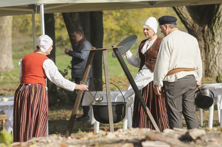 Atklāts Ķengaraga promenādes pagarinājums līdz Mazjumpravas muižai 135264