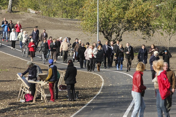 Atklāts Ķengaraga promenādes pagarinājums līdz Mazjumpravas muižai 135267