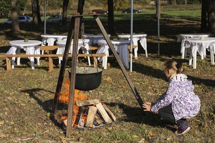 Atklāts Ķengaraga promenādes pagarinājums līdz Mazjumpravas muižai 135270