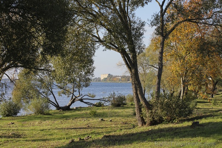 Atklāts Ķengaraga promenādes pagarinājums līdz Mazjumpravas muižai 135295