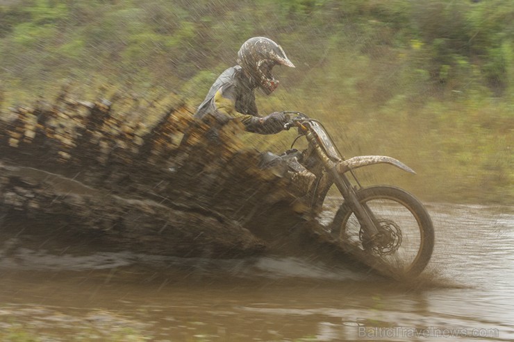 Jaunmārupē pavisam rudenīgos apstākļos noslēgusies Retro motokrosa sezona 135991