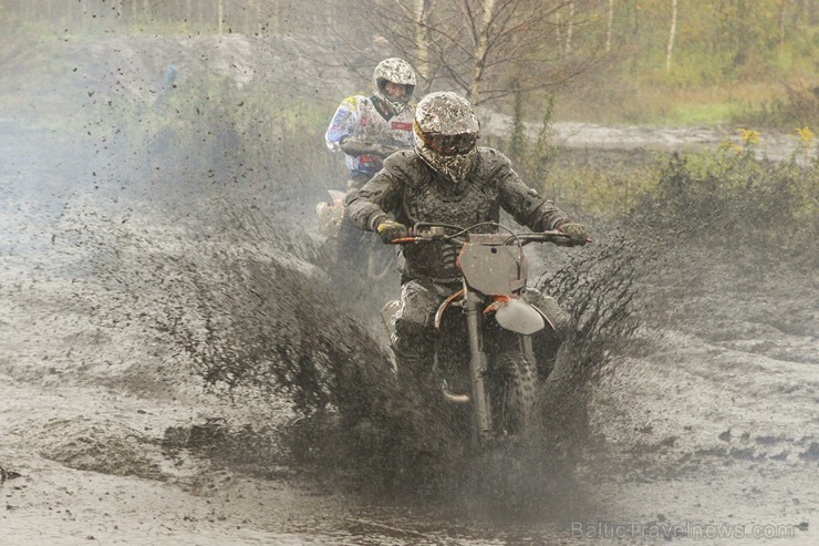 Jaunmārupē pavisam rudenīgos apstākļos noslēgusies Retro motokrosa sezona 136009