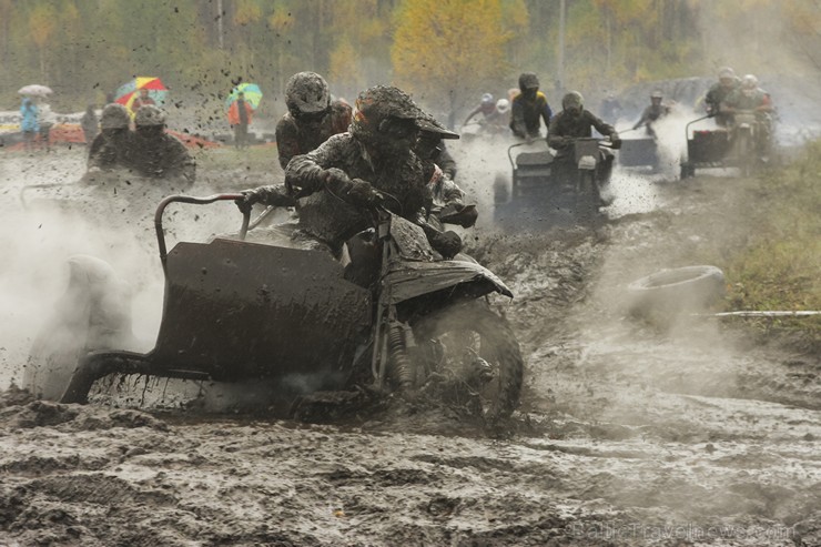 Jaunmārupē pavisam rudenīgos apstākļos noslēgusies Retro motokrosa sezona 136012