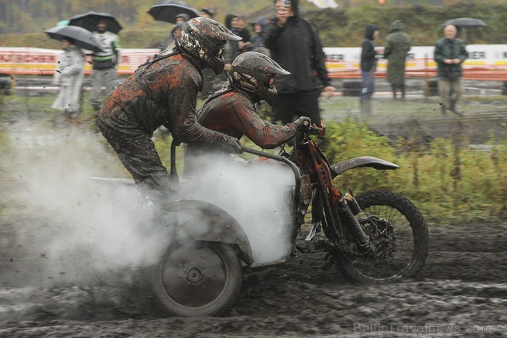 Jaunmārupē pavisam rudenīgos apstākļos noslēgusies Retro motokrosa sezona 136014