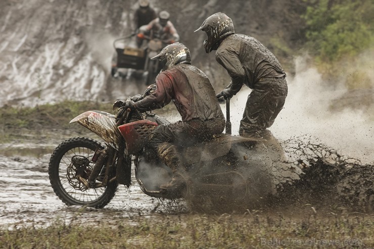 Jaunmārupē pavisam rudenīgos apstākļos noslēgusies Retro motokrosa sezona 136024