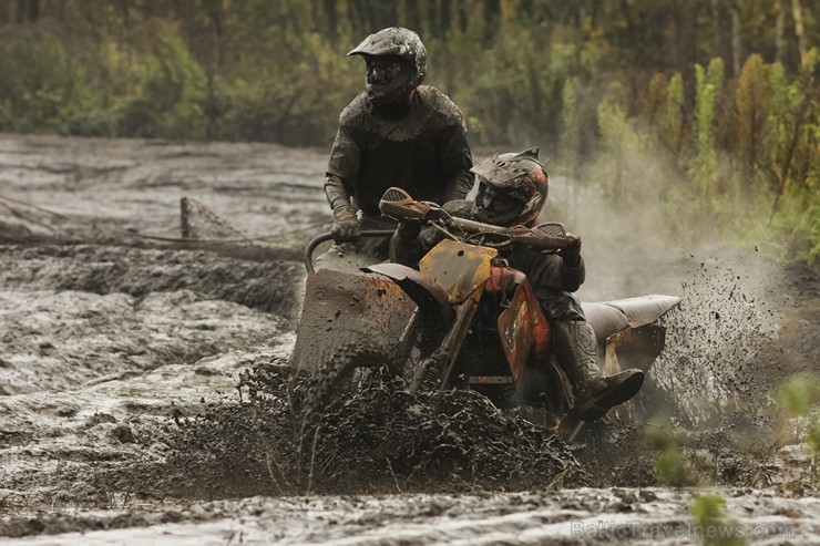 Jaunmārupē pavisam rudenīgos apstākļos noslēgusies Retro motokrosa sezona 136028