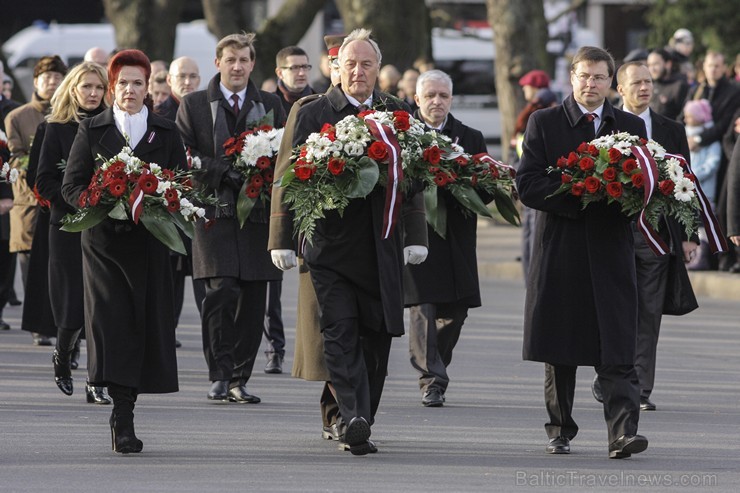 Sākoties atmodas kustībai, cilvēki sāka pie Brīvības pieminekļa pieminēt tautai svarīgos notikumus – Latvijas Republikas dibināšanu, brīvības cīņas, a 138114