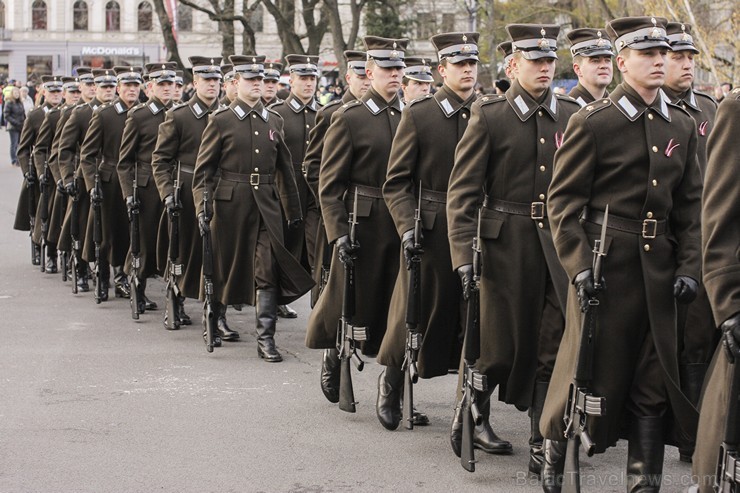 Sākoties atmodas kustībai, cilvēki sāka pie Brīvības pieminekļa pieminēt tautai svarīgos notikumus – Latvijas Republikas dibināšanu, brīvības cīņas, a 138115