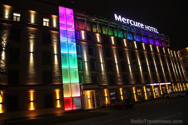 Gaismas festivāls «Staro Rīga 2014» priecē rīdziniekus un pilsētas viesus. Viesnīca Mercure Hotel Rīga - www.mercure.com 138151