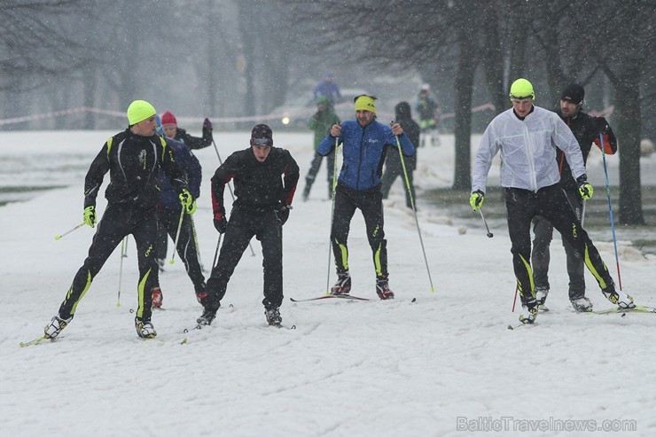 Rīgas ziemas sporta un aktīvās atpūtas parkā aizvadītas ikgadējās sacensības distanču slēpošanā 141373