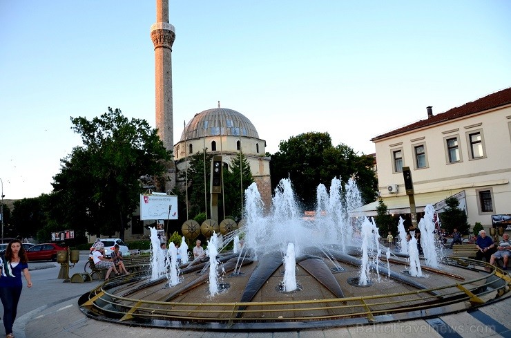 Maķedonijas Fīlipa II pulcējas horvātu deju grupa, kas tāpat, kā mēs, dodas uz Ohridu. Tur 16.08. notiks mūzikas festivāls, kur satiksim arī mūsu deju 141687