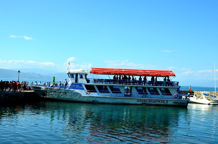 Gaidām savu kuģīti, autobusu pametām....šis vēl nav mūsējais. Nākamajam  braucienam var jau pieteikties - www.RemiroTravel.lv 141700