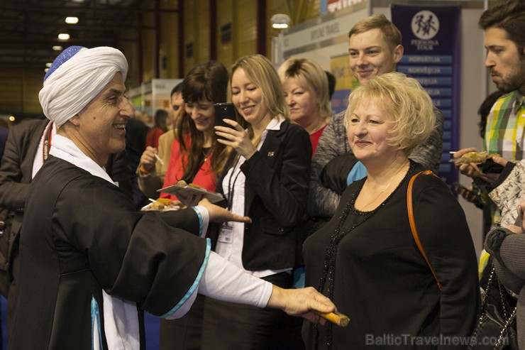 Dzīvespriecīgie partnervalsts Ēģiptes stenda dalībnieki izklaidē «Balttour 2015» apmeklētājus 142460