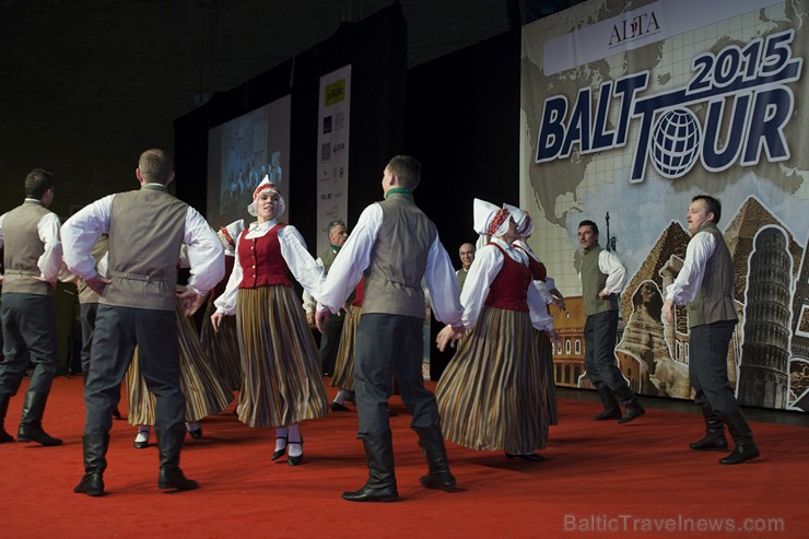 Vēl pēdējo dienu var iepazīties ar Latvijas tūrisma objektiem un lauku labumiem izstādē «Balttour 2015» 142539