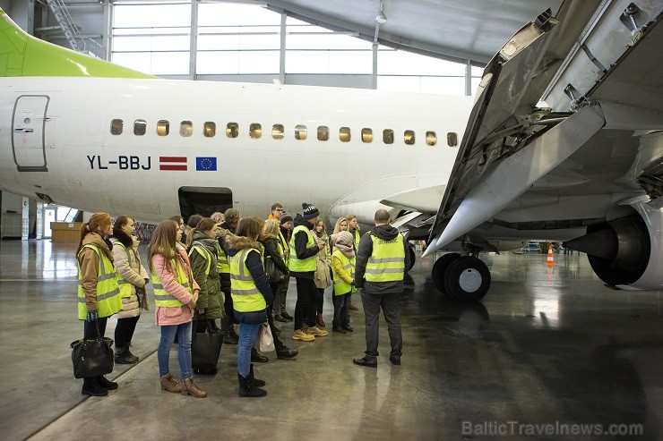 Ēnu dienā airBaltic ikdienas darbu iepazīst 50 skolēni 142949