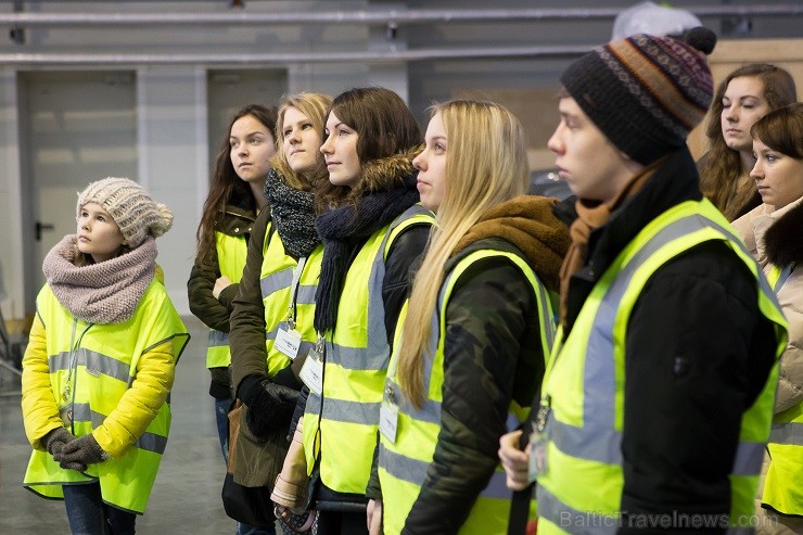 Ēnu dienā airBaltic ikdienas darbu iepazīst 50 skolēni 142963